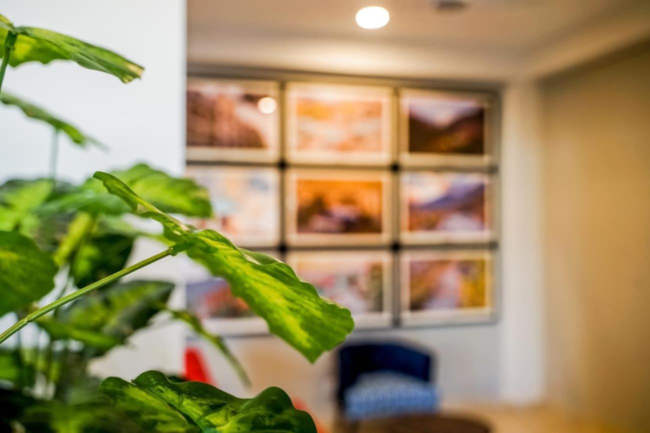 Roomy Crossroads Hotel, Пешавар Екстериор снимка